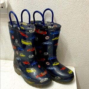 🦋 Kids' Blue Car Vehicle Pattern Light Up Rain Boots for boys size 11
